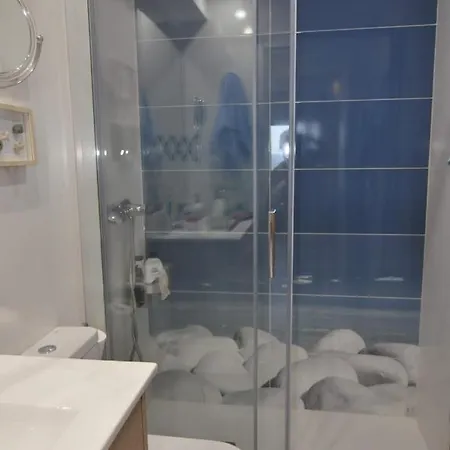 Piso De Lujo En 1 Linea De Playa Y Centro De 아파트